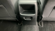 Nissan Qashqai 1.3 DiG-T N-Connecta 5dr [Glass Roof Pack] Petrol Hatchback